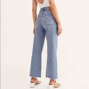 Levi’s rib cage crop flare